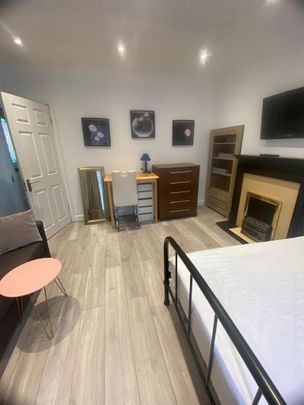 House share to rent - Photo 1