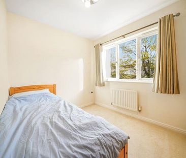 2 bedroom block of apartments to rent - Photo 2