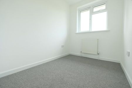 3 bedroom detached house to rent - Photo 4