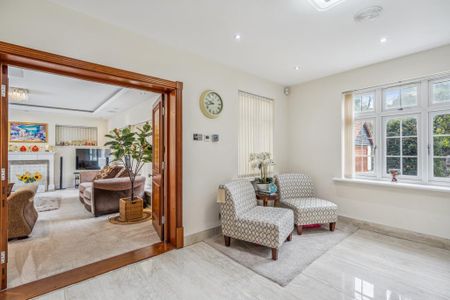 6 bedroom detached house to rent - Photo 2