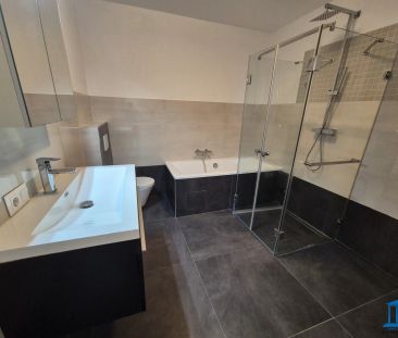 Terrassen-Wohnung im Erdgeschoss mit Einbauküche und bis zu zwei PK... - Photo 4