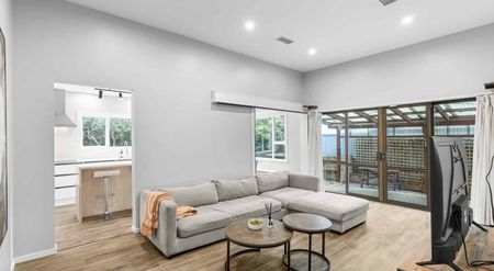 Four Bedroom Home In Great Location! - Photo 5