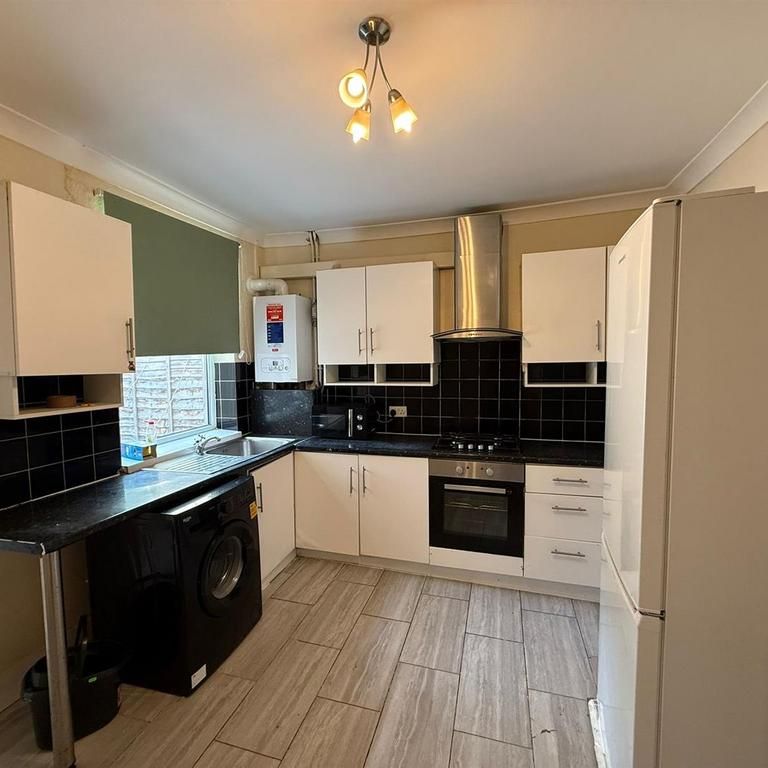 3 bedroom house to rent - Photo 1