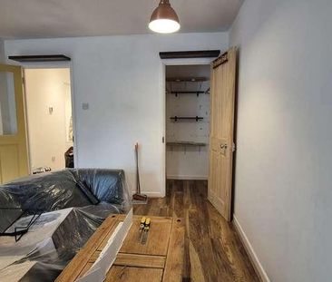 Tynemouth Road, London, SE18 - Photo 2