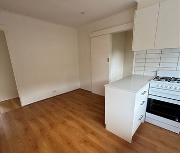 Peaceful, private and perfectly positioned - Photo 4