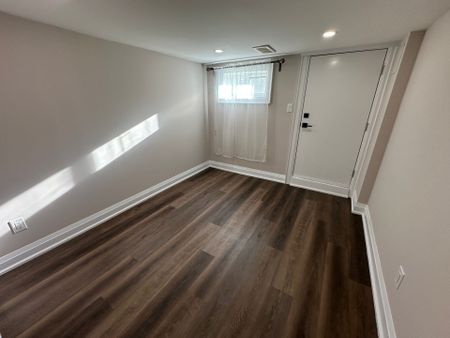 For Lease - 104 Rosslyn Avenue Unit# 1, Hamilton, Ontario - Photo 4