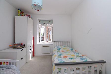 2 bedroom maisonette to rent - Photo 3