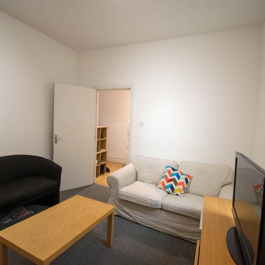 Room in a Shared House, Abdale Road, W12 - Photo 1