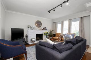 For Lease - 3 Old Mill Terrace, Toronto, Ontario - Photo 4