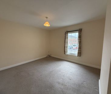 2 bed Terraced - To Let - Photo 5