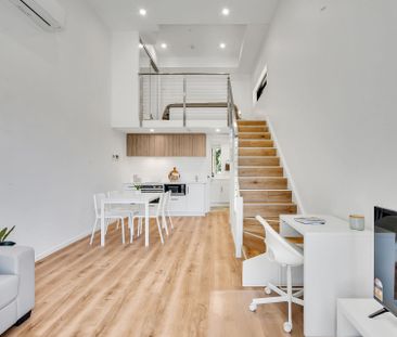 Loft Style Apartment - Fully Furnished! - Photo 6