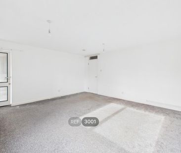 3 bedroom flat to rent - Photo 2