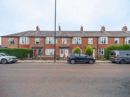 3 bedroom flat to rent - Photo 2