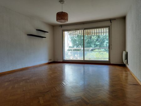 Appartement 3 pièces 75m2 MARSEILLE 8EME 1 650 euros - Photo 2