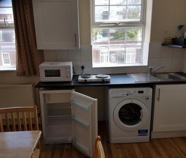 Studio to rent - Photo 3