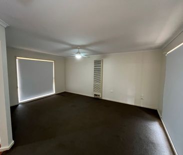 3 Bedroom family home with shed & swimming pool - Photo 2