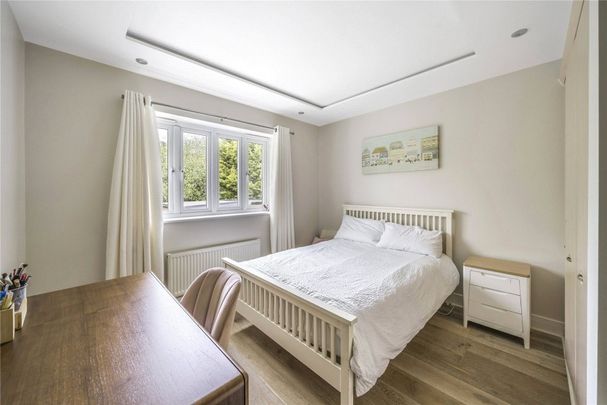 Willow Close, Chertsey, Surrey, KT16 - Photo 1