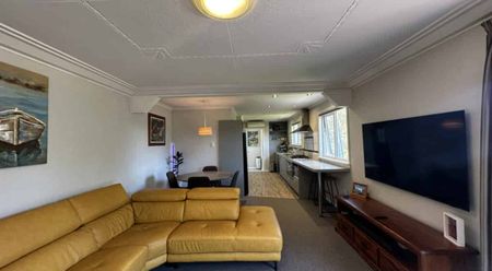 Immaculate inside and out! - Photo 3