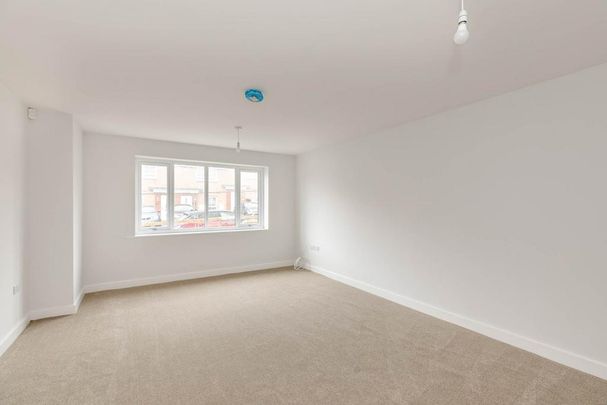 5 bedroom detached house to rent - Photo 1