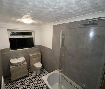 3 bedroom detached bungalow to rent - Photo 5