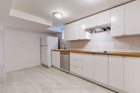 For Lease - 75 Millard Avenue Unit# Basement, Newmarket, Ontario - Photo 4