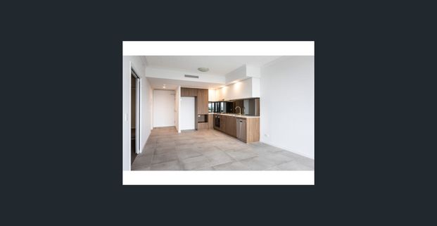 Luxury apartment 1 bedroom and Study opposite the Broadwater - Photo 1