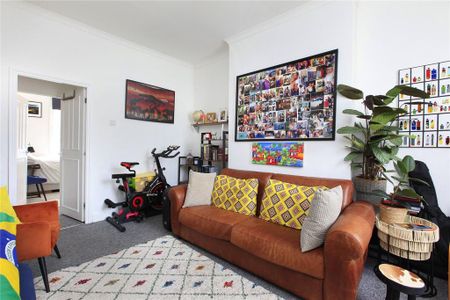 2 bedroom flat to rent - Photo 3
