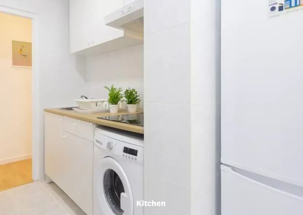 Avenida del Monte Igueldo, Madrid, Community of Madrid 28053