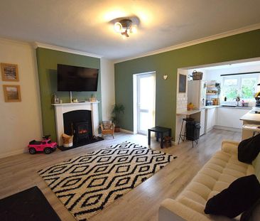 2 bedroom terraced house to rent - Photo 2