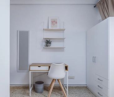 Plaça de Bisbe Benlloch, Torrent, Valencian Community 46900 - Photo 6