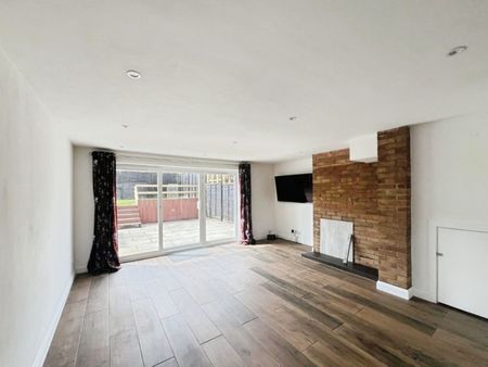 3 bedroom House To Let - Photo 3