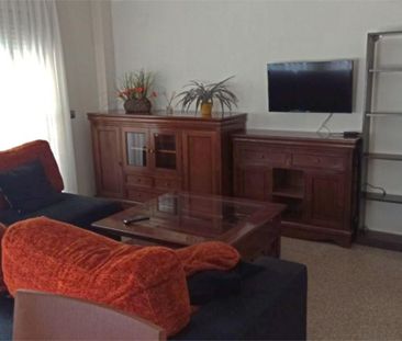 Piso de alquiler en Carrer San Isidro, 30, Centro - Photo 1