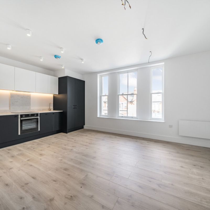 Mitcham Lane, London, SW16 - Photo 1