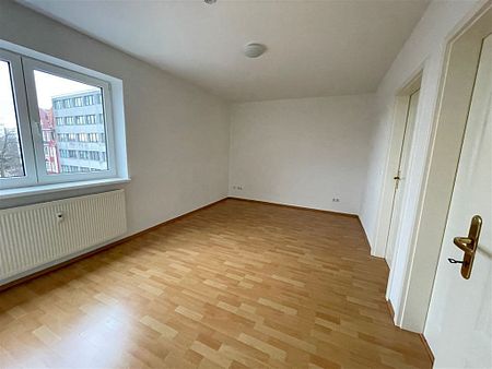 Zentrale, schöne 2,5-Zimmer-Wohnung am Kuhberg in Bahnhofsnähe ! - Photo 3