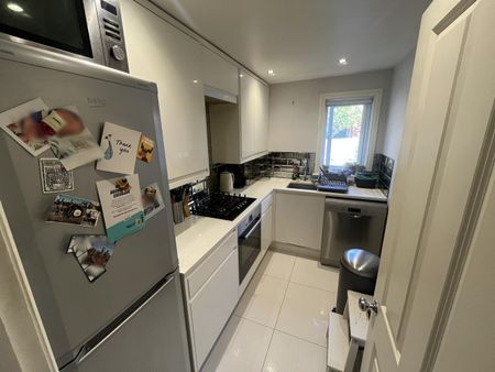 1 Bed Flat, Kings Avenue, SW4 - Photo 2