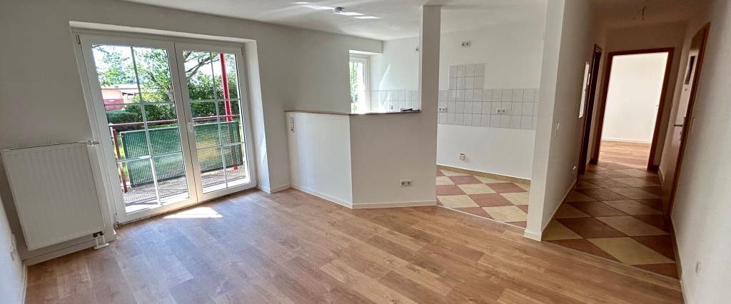 WE RENOVATE FOR YOU! Balcony, fitted kitchen, peace and quiet – everything you need! - Foto 1