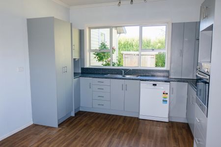 PRIVATE & COMFORTABLE - Photo 5