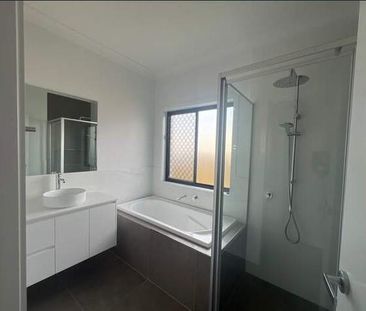 14 Cicely Circuit, Greenbank - Photo 4