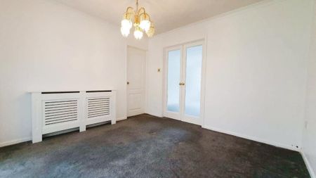 4 bedroom detached house to rent - Photo 2