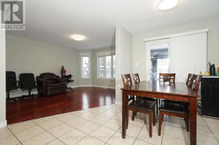 946 WHETHERFIELD STREET W - Photo 5