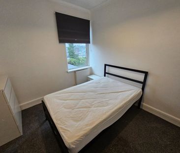 1 bed House Share - To Let - Photo 2