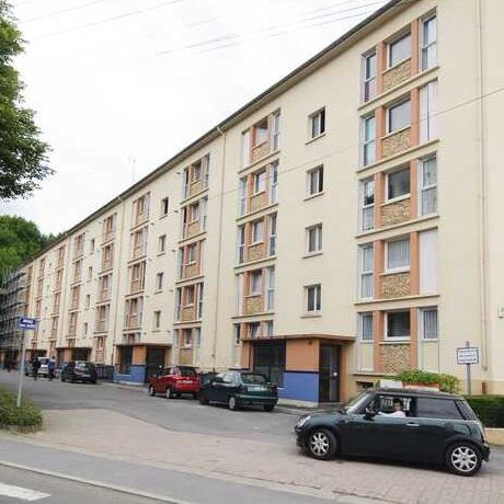 Appartement de type 4 au deuxième étage, situé rue jean Jaurès à Nouzonville. - Photo 2