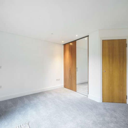 Hampton Wick, Kingston Upon Thames, KT1 - Photo 1