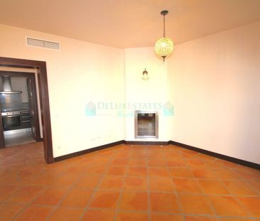 Semi Detached Villa for rent in Benahavis - Photo 6