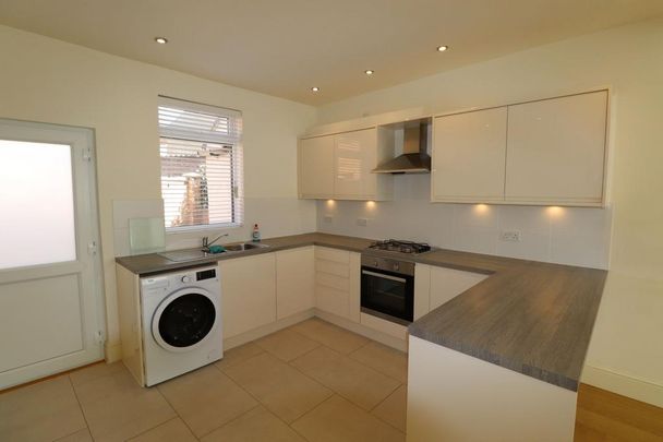 2 bedroom terraced house to rent - Photo 1