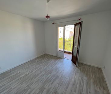 À louer – T3 climatisé au cœur de Solliès-Pont, face au château - Photo 3