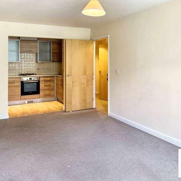 Barnshaw House, Coxhill Way, HP21 - Photo 1