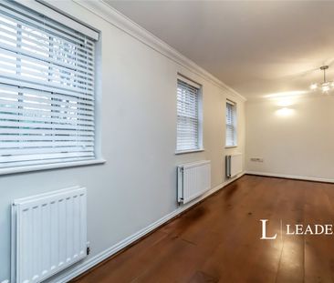 property to rent Gawton Crescent, CR5 - Photo 2