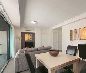 Fully Furnished One Bedroom Apartment - Oaks Brisbane on Felix Suites - Photo 3