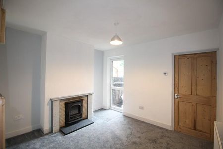 2 bedroom terraced house to rent - Photo 2